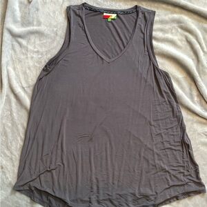 Size 1x. Basic grey tank